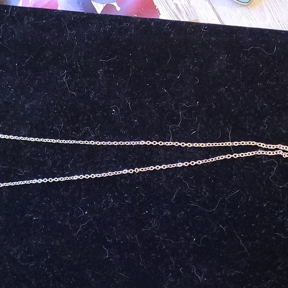 black teardrop and silver necklace - Picture 2 of 2